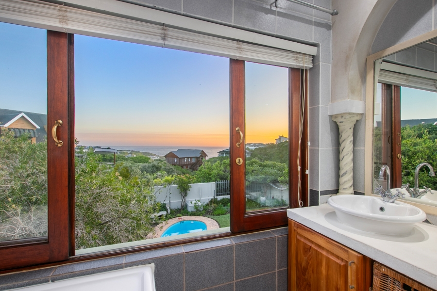 4 Bedroom Property for Sale in Cola Beach Western Cape